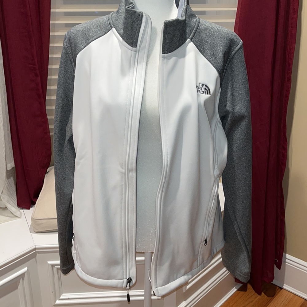 NWOT The North Face Jacket WindWall Sz XL white & grey - Picture 9 of 11